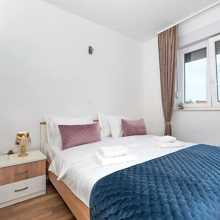 First Choice Apartment Rogoznica Exterior photo